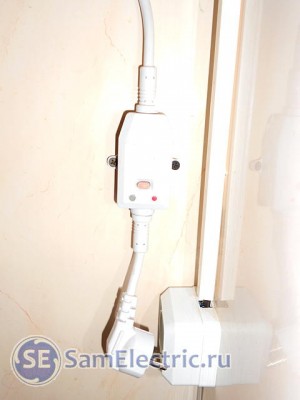 Электрическое подключение водонагревателя - вилка с Устройством Защитного Отключения